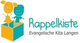 Ein Logo für „Rappelkiste Evangelische Kita Langen“ mit zwei Kindern und einer Kiste.